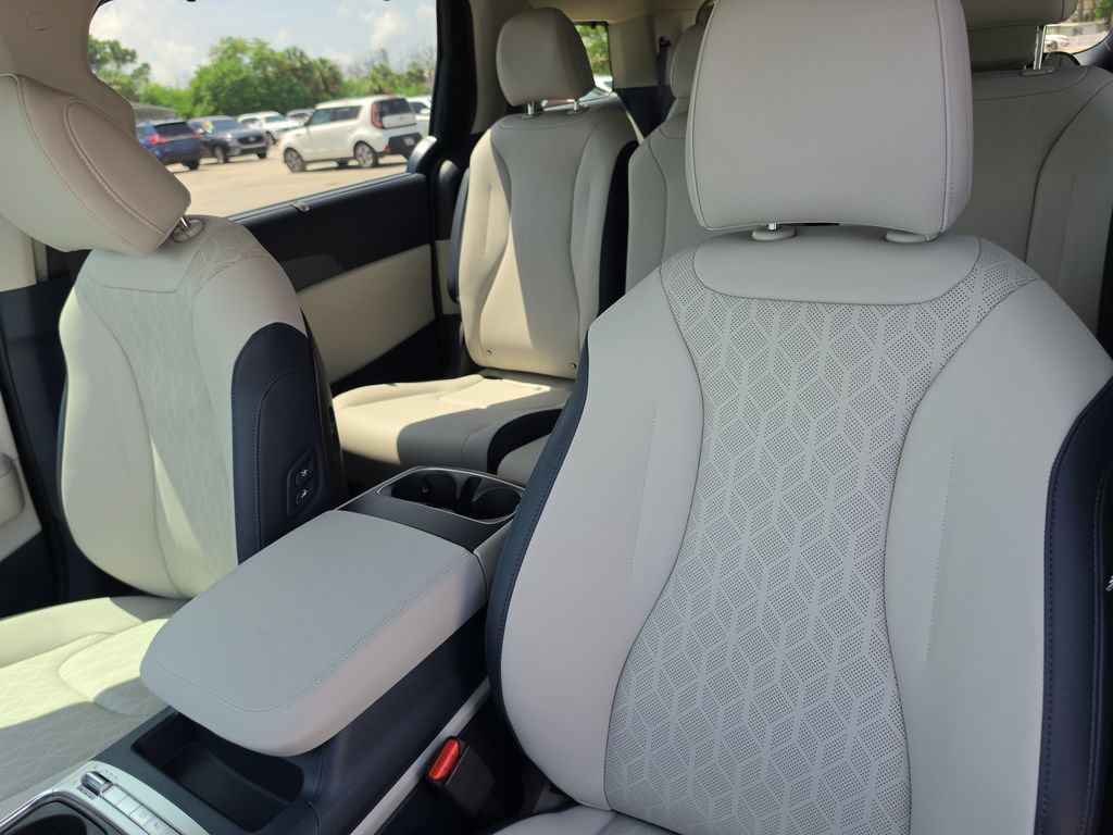 New 2026 Kia Carnival SX FWD image 23