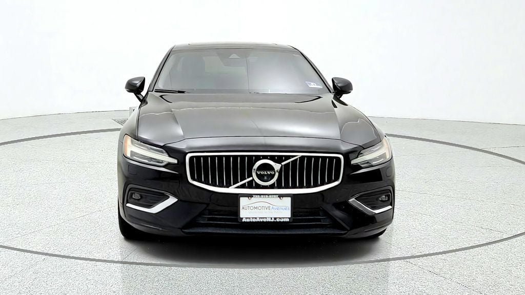 Used 2019 Volvo S60 T5 Inscription FWD image 2