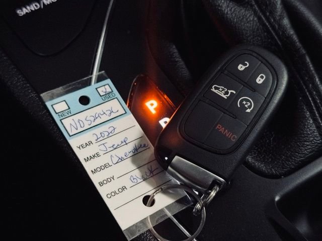 Used 2022 Jeep Cherokee Latitude Lux image 39