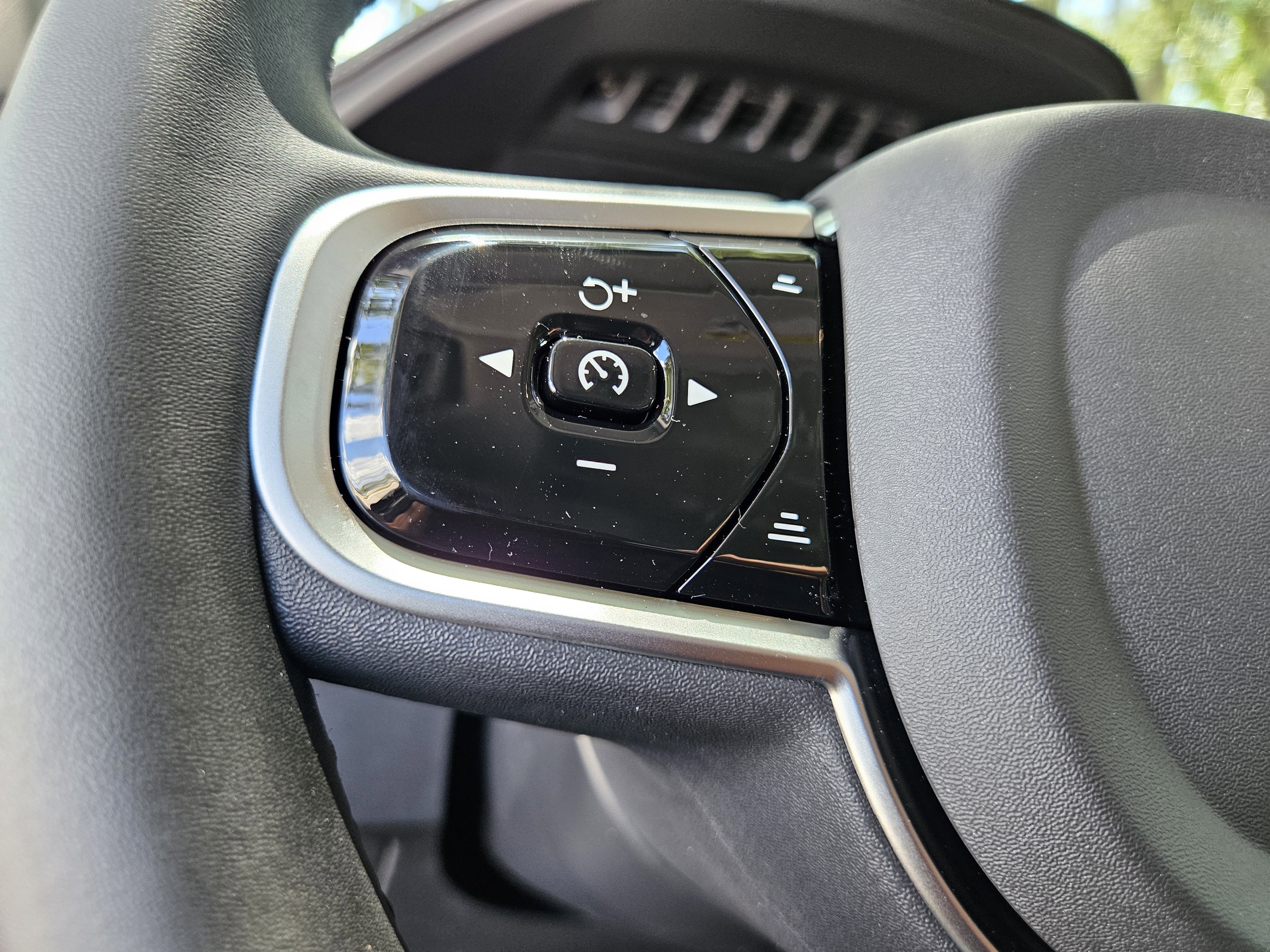 New 2026 Volvo XC90 B5 Core w/ Protection Package image 33