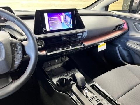 Used 2025 Toyota Prius Plug-In Hybrid FWD image 10