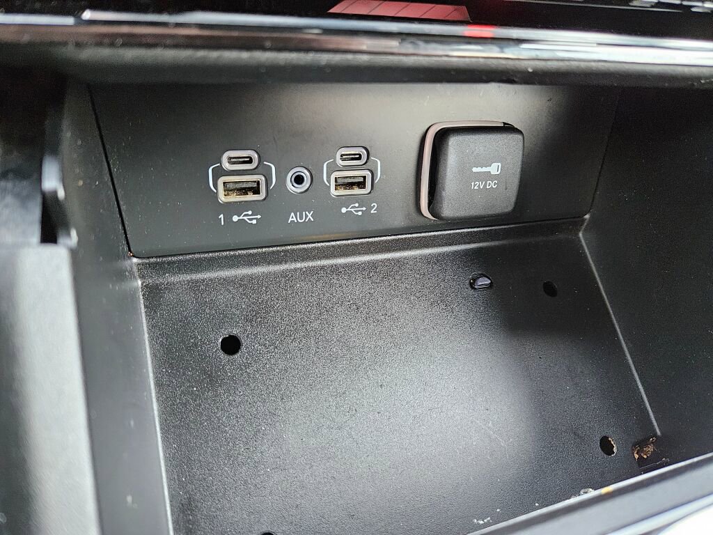 Used 2023 Jeep Grand Cherokee Summit w/ Luxury Tech Group V image 27