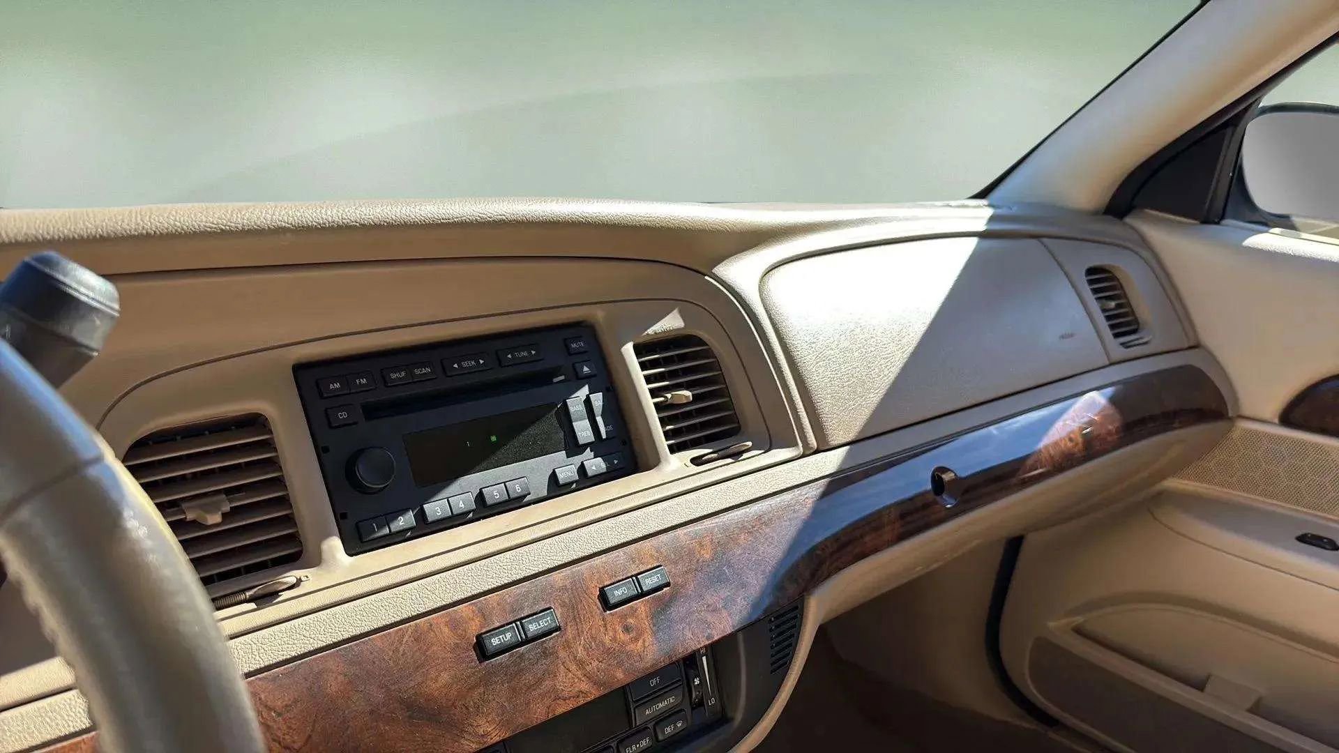 Used 2007 Mercury Grand Marquis LS image 35