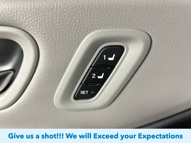 Certified 2025 Honda Pilot Touring image 11