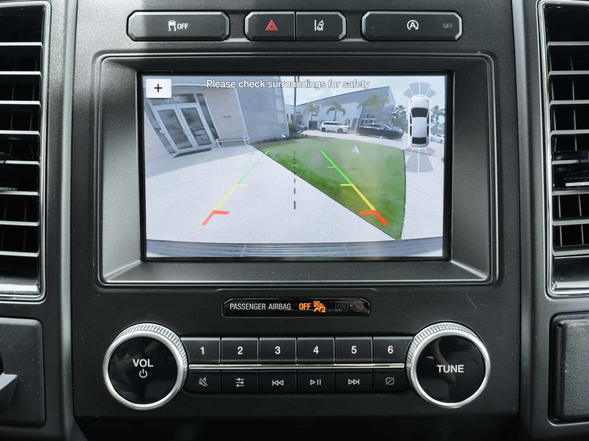Used 2019 Ford Expedition Limited w/ Equipment Group 301A RWD image 15