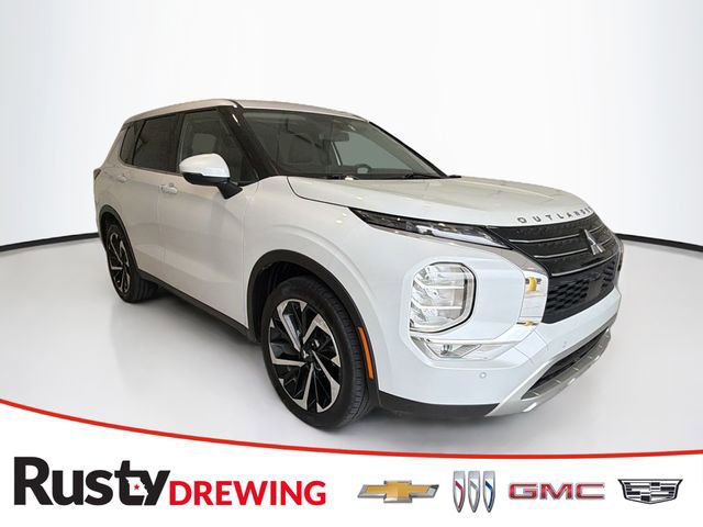 Used 2023 Mitsubishi Outlander SE image 1