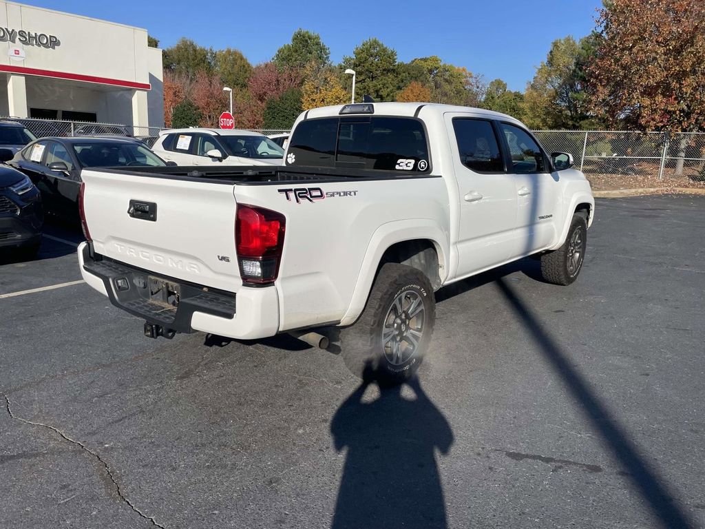 Used 2018 Toyota Tacoma TRD Sport image 10