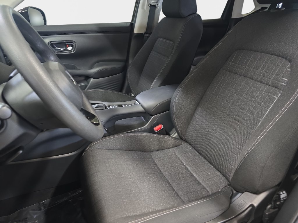 Used 2025 Honda HR-V LX image 17
