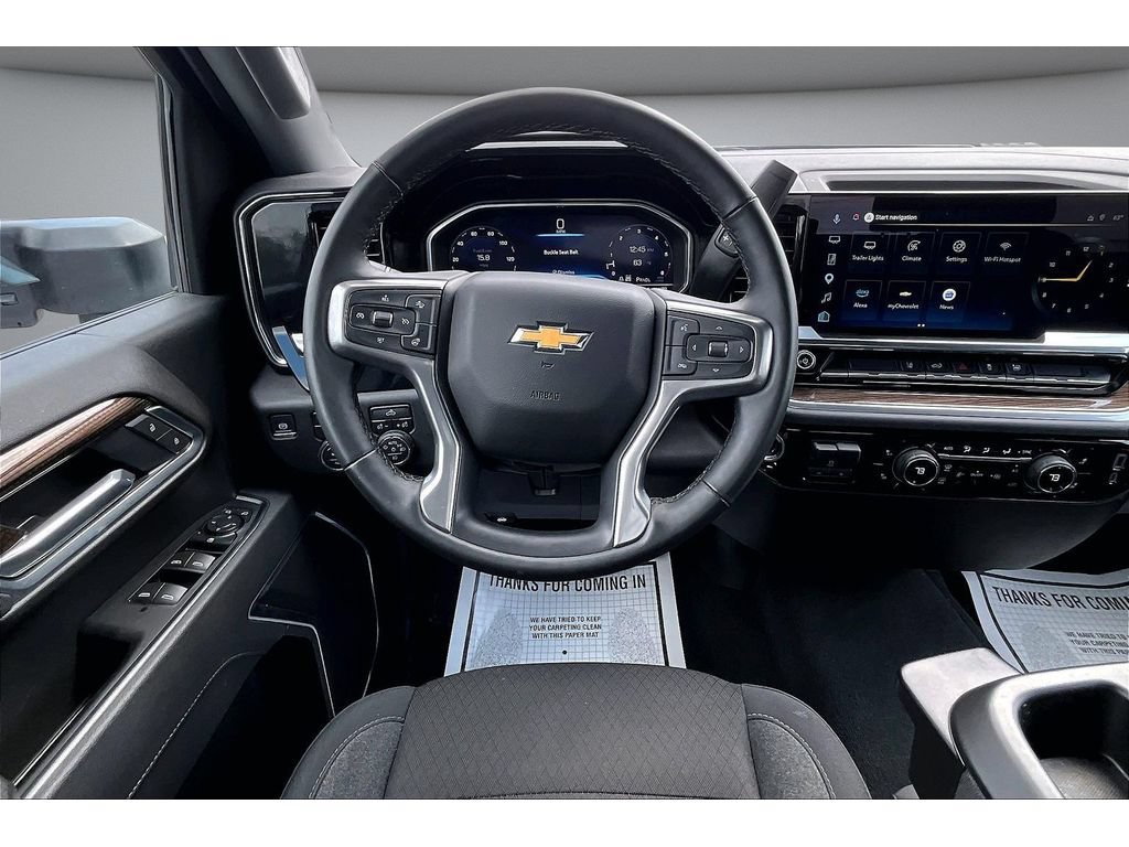 Used 2025 Chevrolet Silverado 2500 LT w/ Convenience Package AWD/4WD image 7