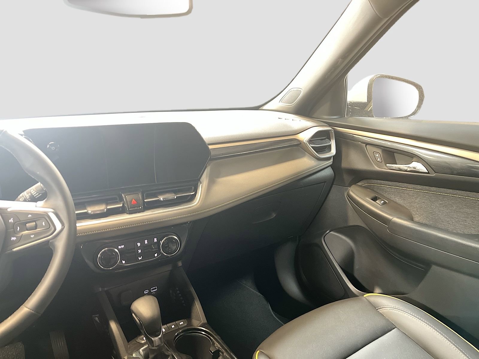 Used 2024 Chevrolet TrailBlazer ACTIV w/ Convenience Package AWD/4WD image 23