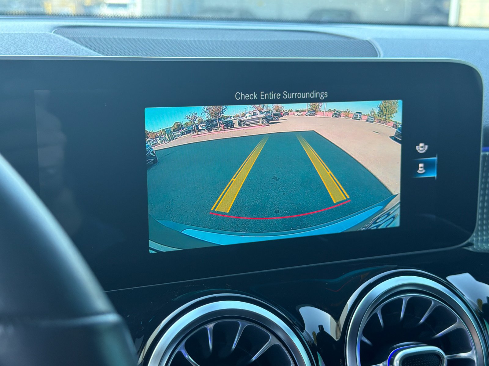 Used 2021 Mercedes-Benz GLB 250 4MATIC image 22