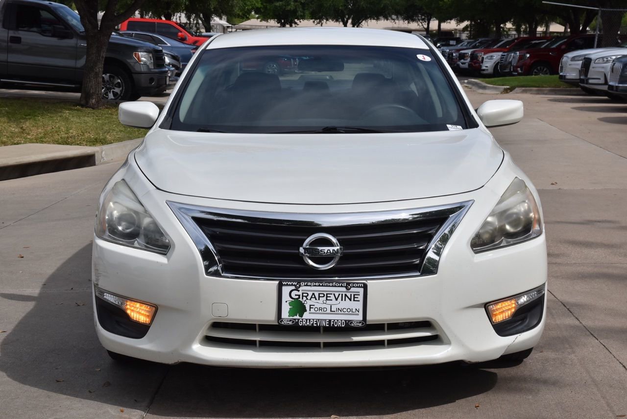 Used 2015 Nissan Altima 2.5 S w/ Power Driver Seat Package FWD image 3