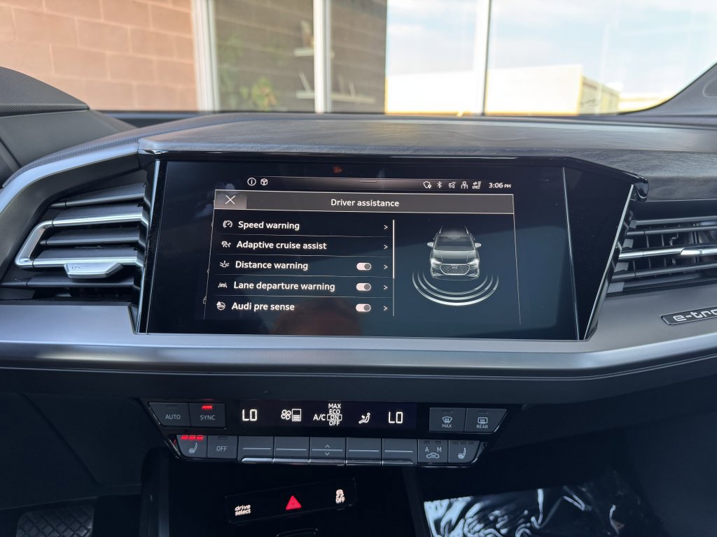 Used 2022 Audi Q4 e-tron Premium Plus w/ Premium Plus image 24