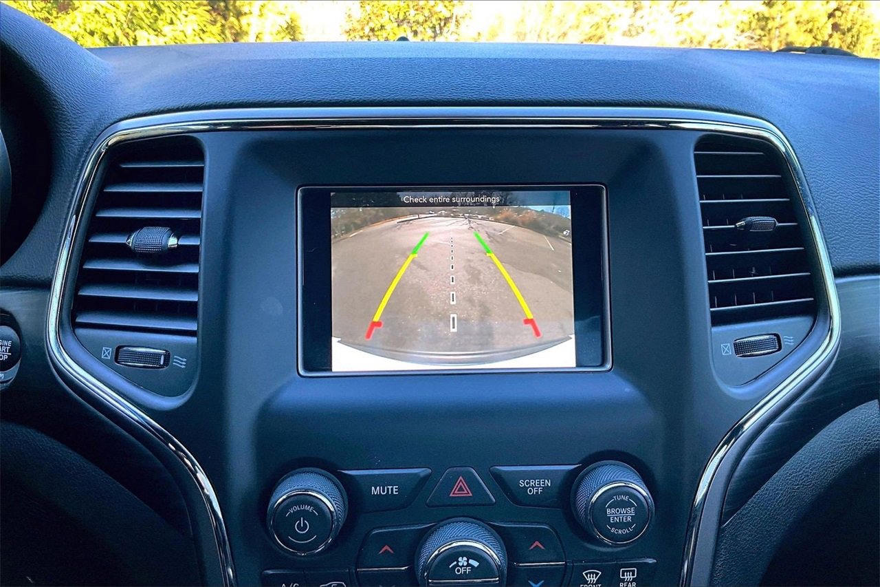 Certified 2021 Jeep Grand Cherokee Laredo image 13