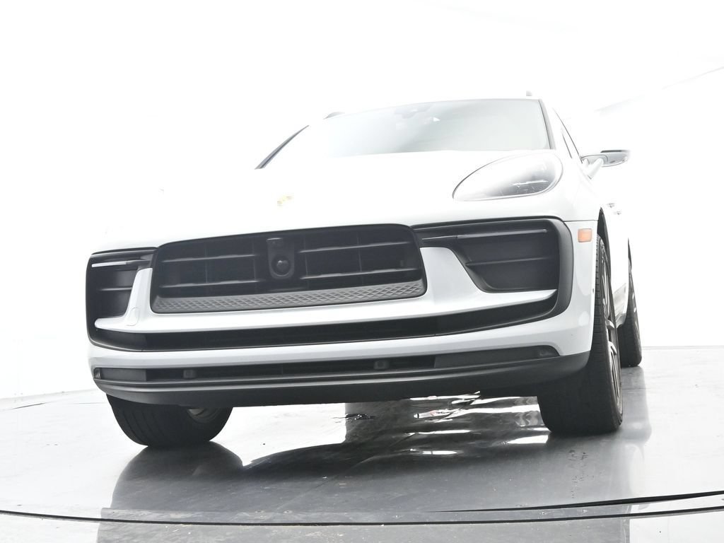 Certified 2023 Porsche Macan AWD/4WD image 51