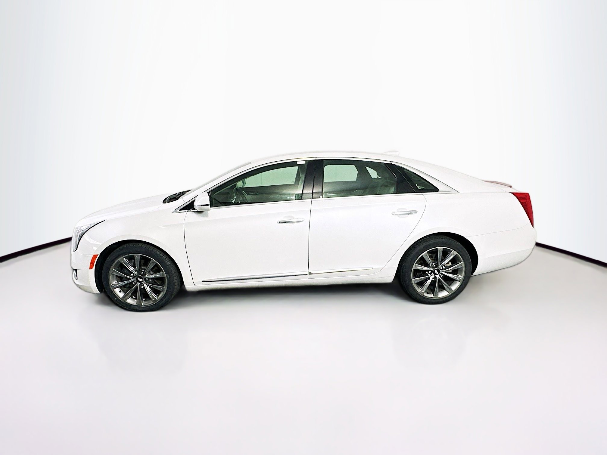 Used 2016 Cadillac XTS FWD image 4