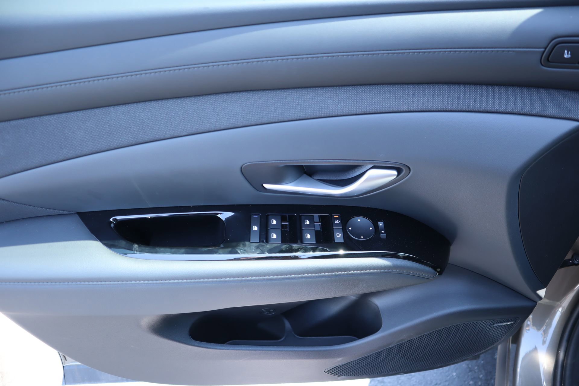 New 2026 Hyundai Tucson Limited AWD/4WD image 16