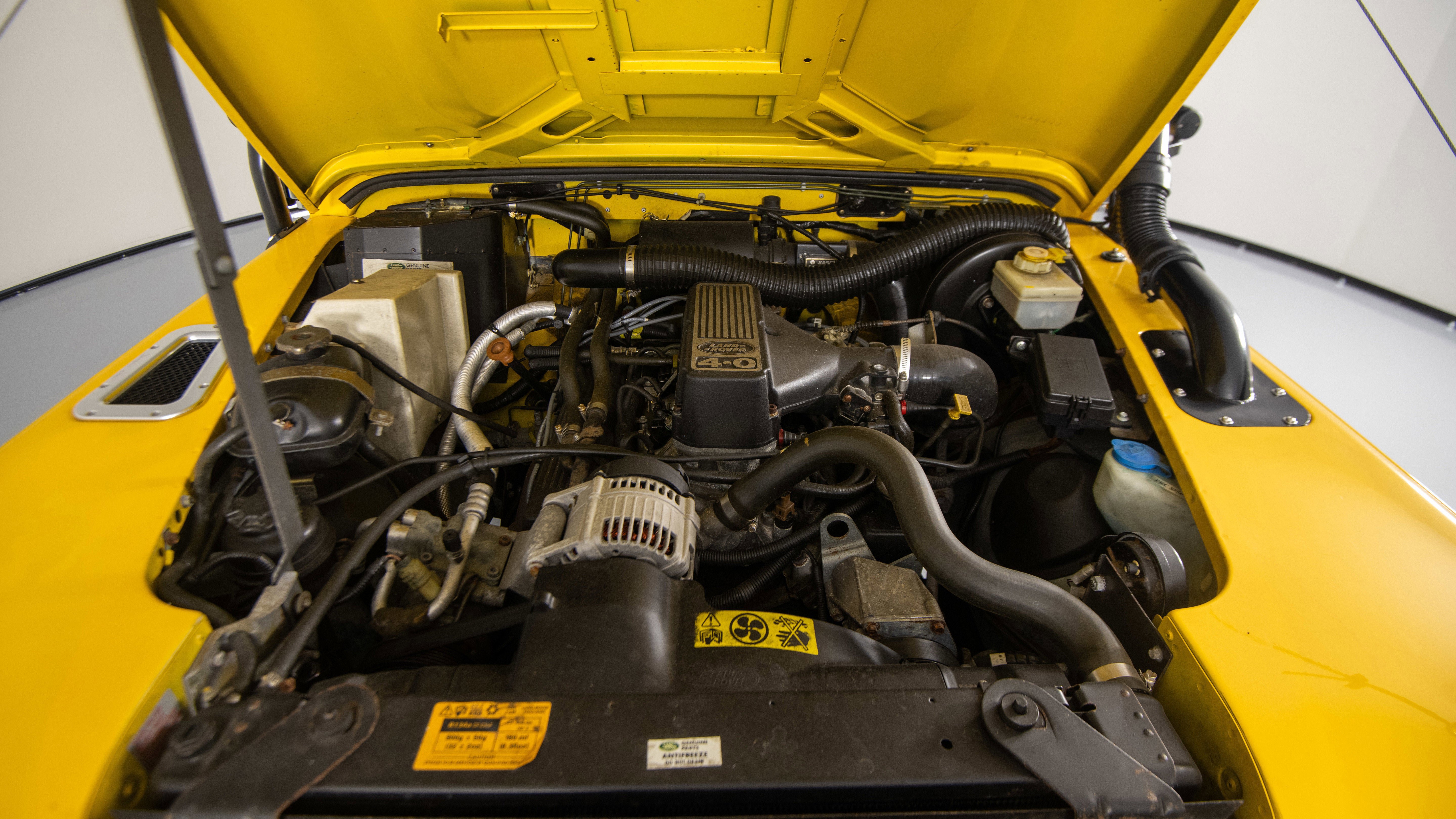 Used 1997 Land Rover Defender 90 AWD/4WD image 65
