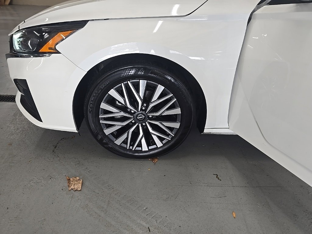 Used 2024 Nissan Altima 2.5 SV image 30