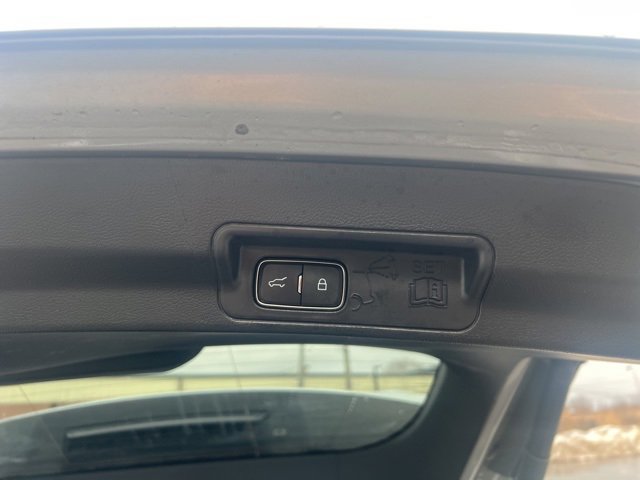 Used 2022 Ford Explorer XLT w/ Equipment Group 202A image 16