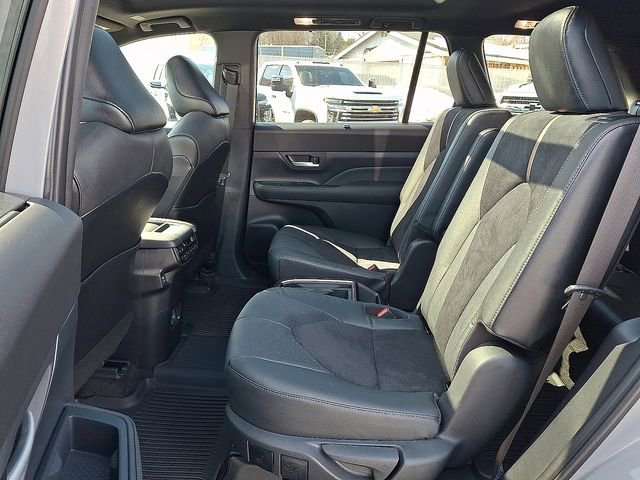 Used 2026 Toyota Grand Highlander AWD Hybrid image 18