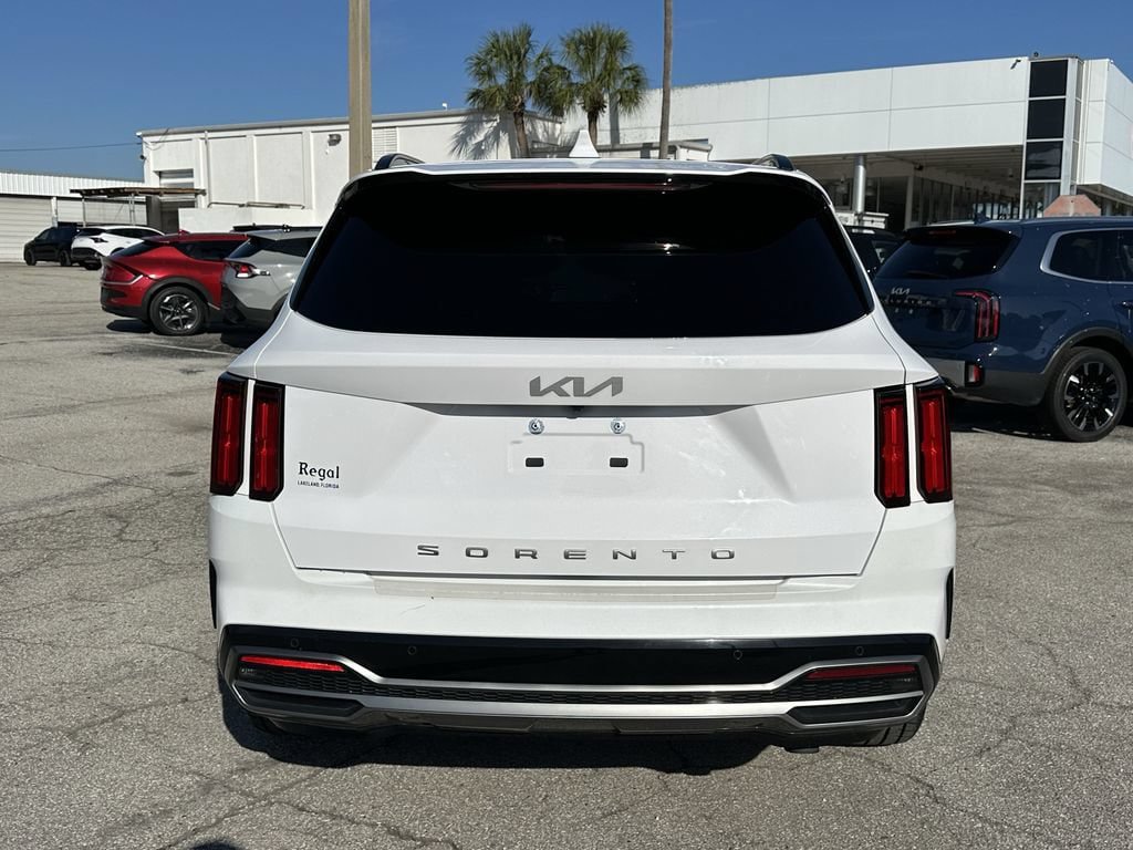 Certified 2022 Kia Sorento SX FWD image 6