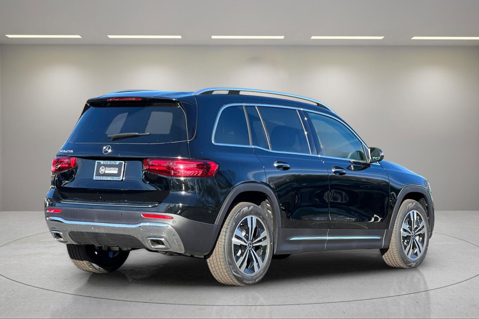 New 2025 Mercedes-Benz GLB 250 image 4