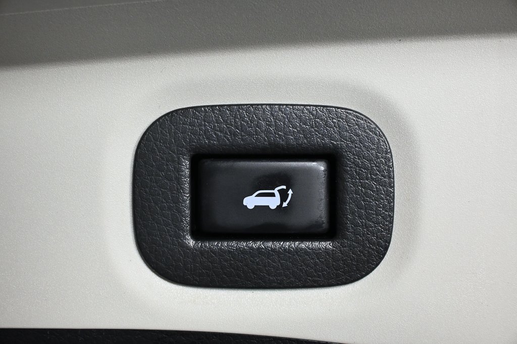 Used 2017 Nissan Rogue SL w/ SL Premium Package image 30