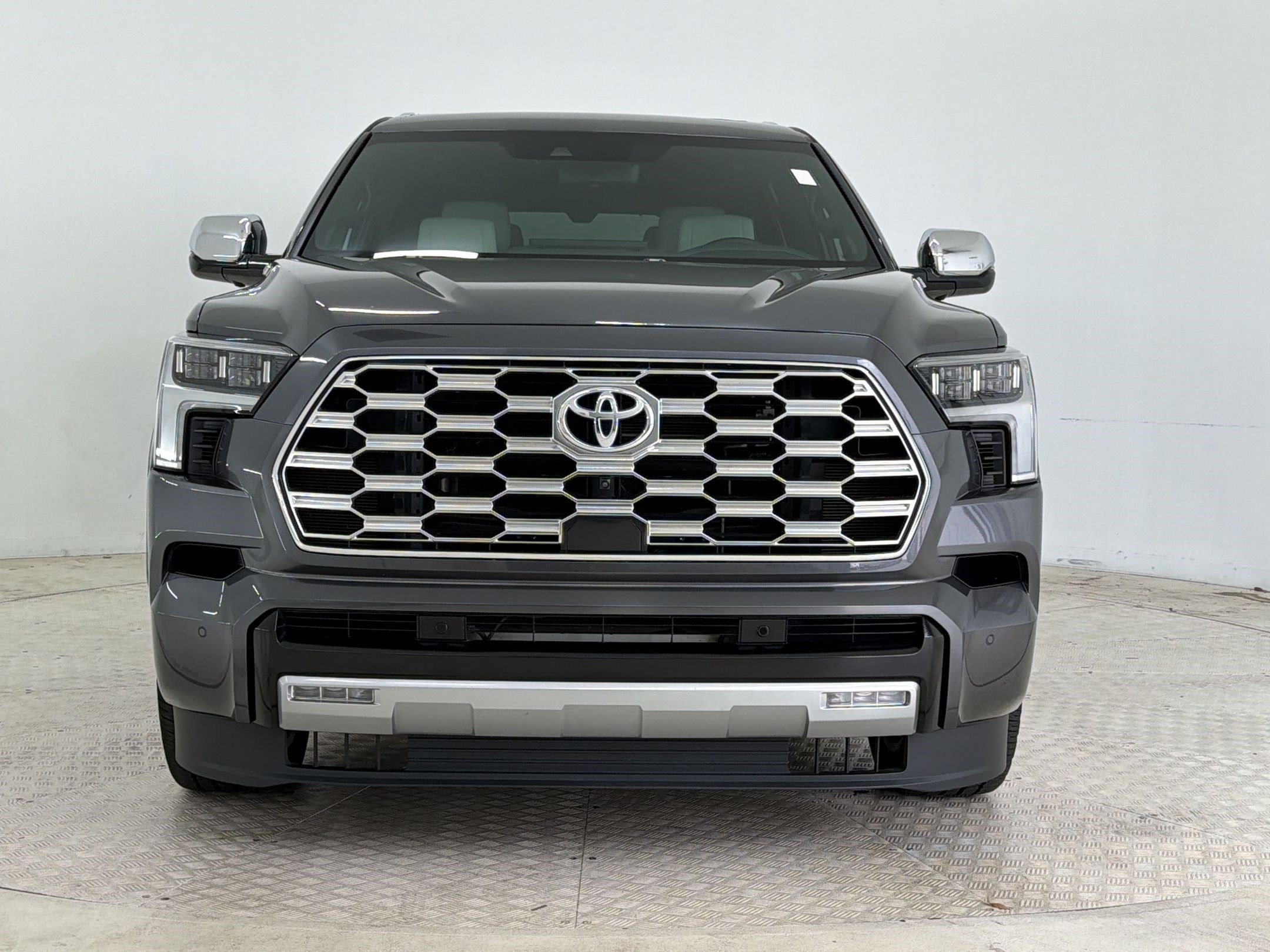 Used 2023 Toyota Sequoia Capstone AWD/4WD image 6