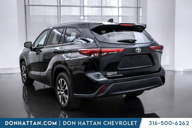 Used 2023 Toyota Highlander XLE image 37