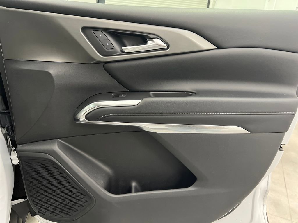 Used 2024 Chevrolet Traverse LT image 28