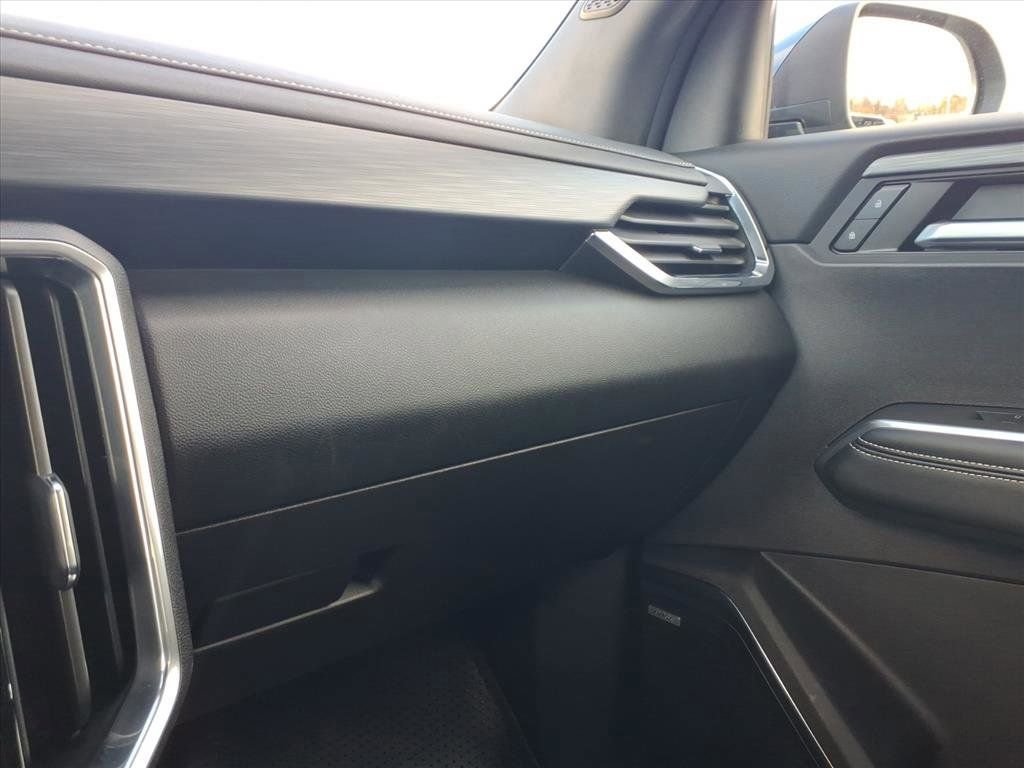 Used 2025 GMC Acadia Elevation image 20