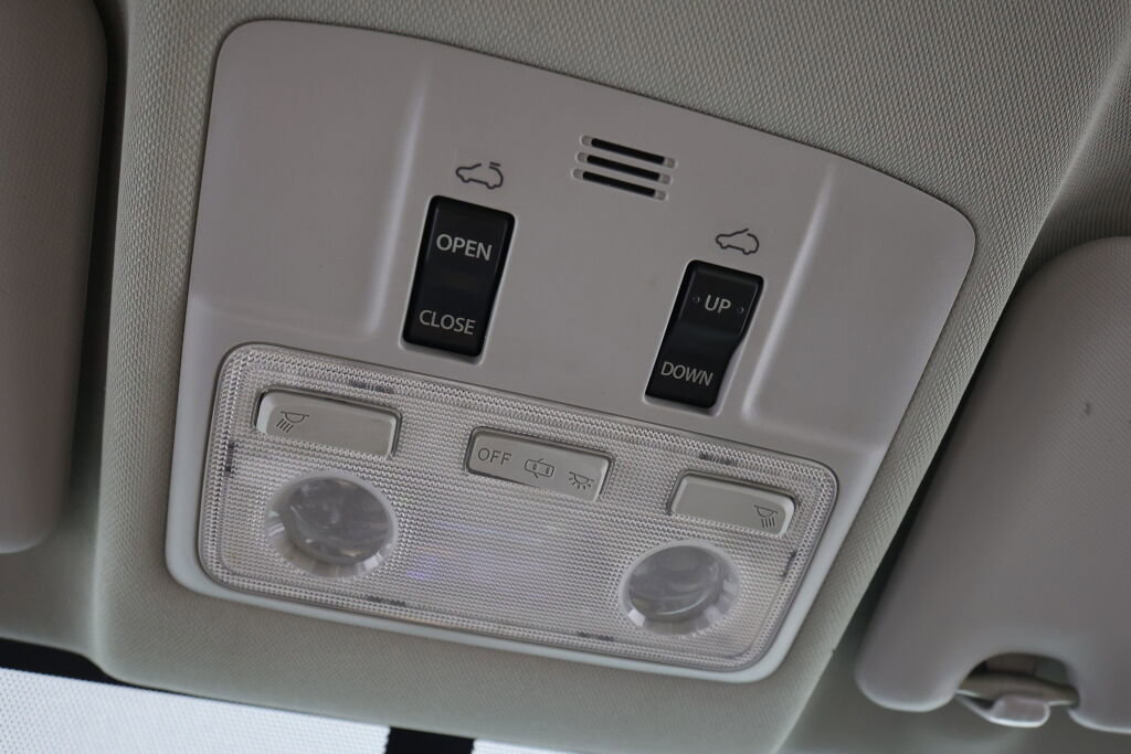 Used 2013 Toyota RAV4 XLE AWD/4WD image 39