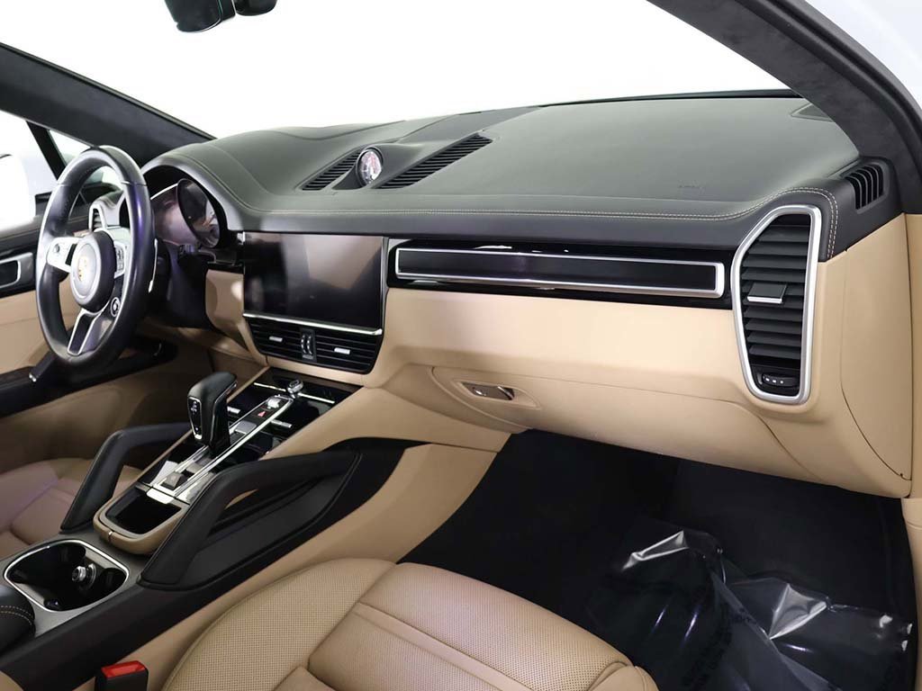 Used 2022 Porsche Cayenne GTS image 31