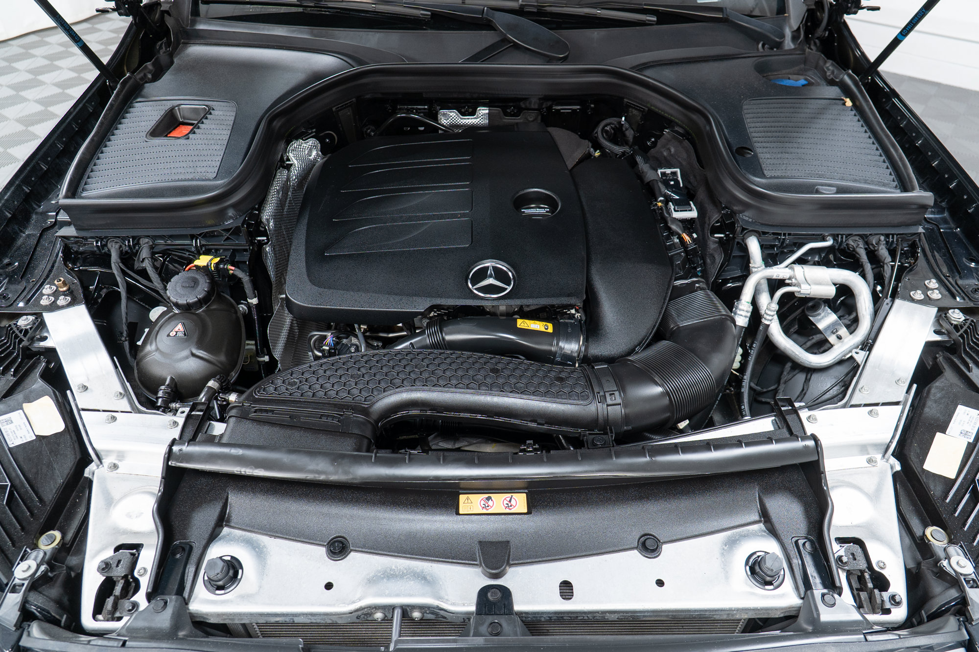 Certified 2022 Mercedes-Benz GLC 300 4MATIC w/ Multimedia Package Lite image 9