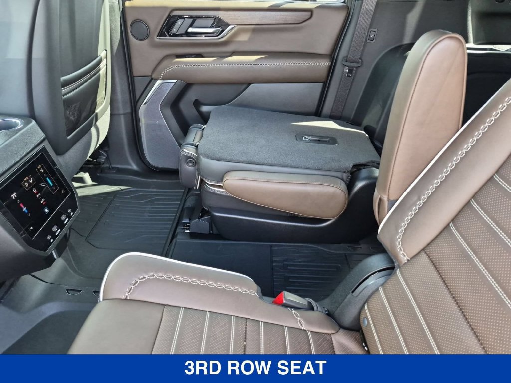 New 2027 GMC Yukon XL Denali Ultimate w/ LPO, Floor Liner Package AWD/4WD image 16