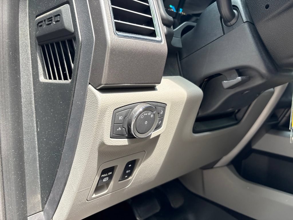Used 2015 Ford F150 XLT w/ Equipment Group 302A Luxury AWD/4WD image 17