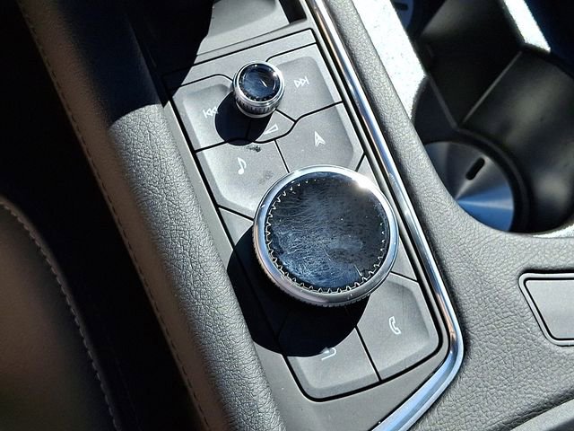 Used 2025 Cadillac XT6 Premium Luxury image 29