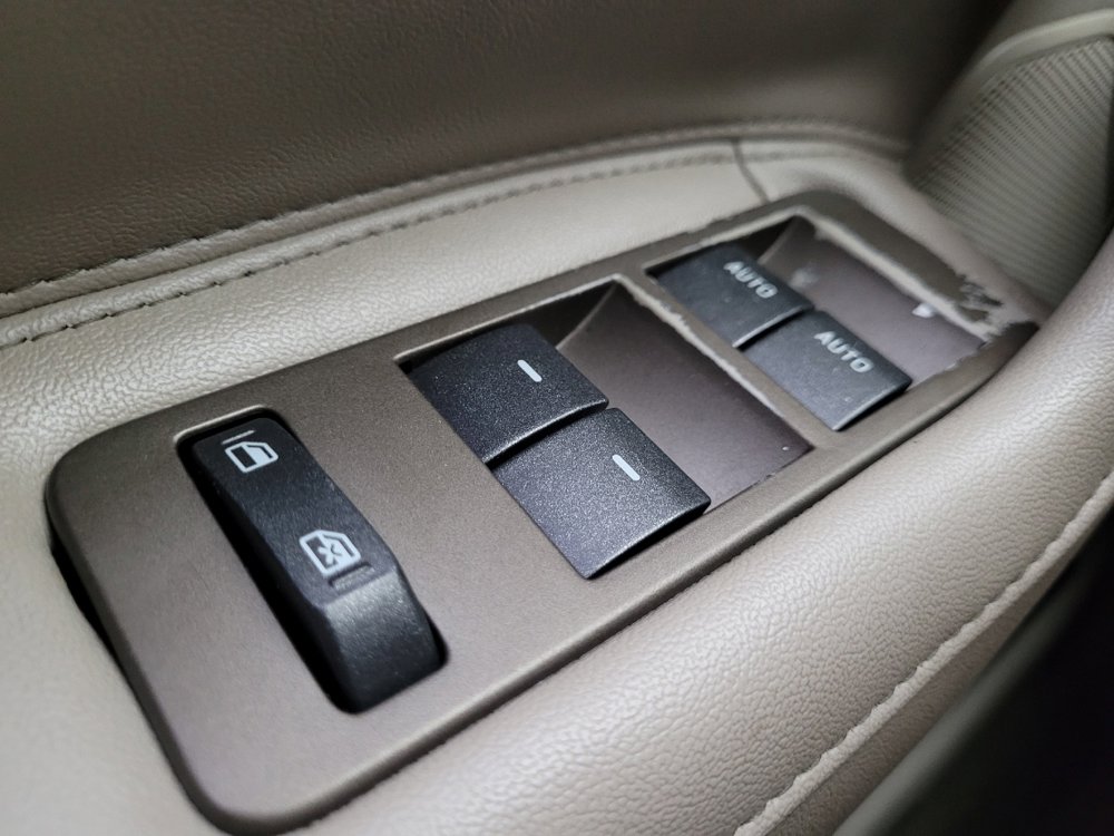 Used 2013 Lincoln MKX FWD image 27