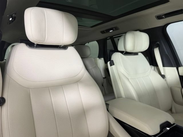 Certified 2025 Land Rover Range Rover Autobiography AWD/4WD image 33