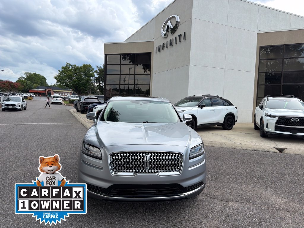 Used 2023 Lincoln Nautilus Reserve AWD/4WD image 3