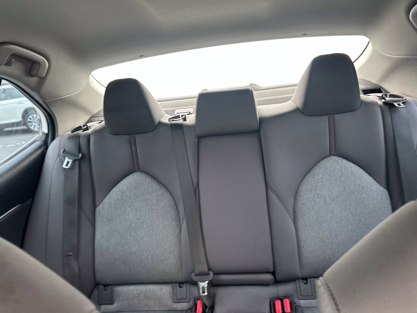 Used 2020 Toyota Camry LE FWD image 10