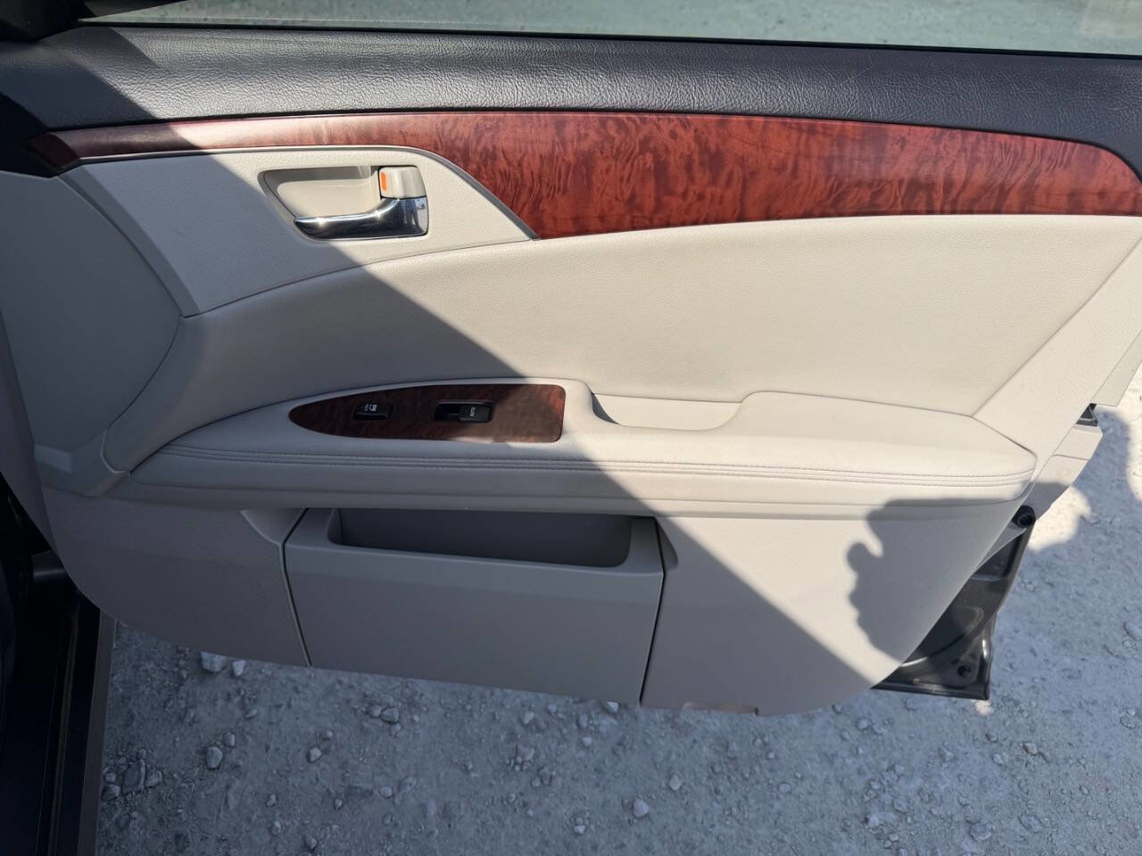 Used 2011 Toyota Avalon Limited FWD image 20