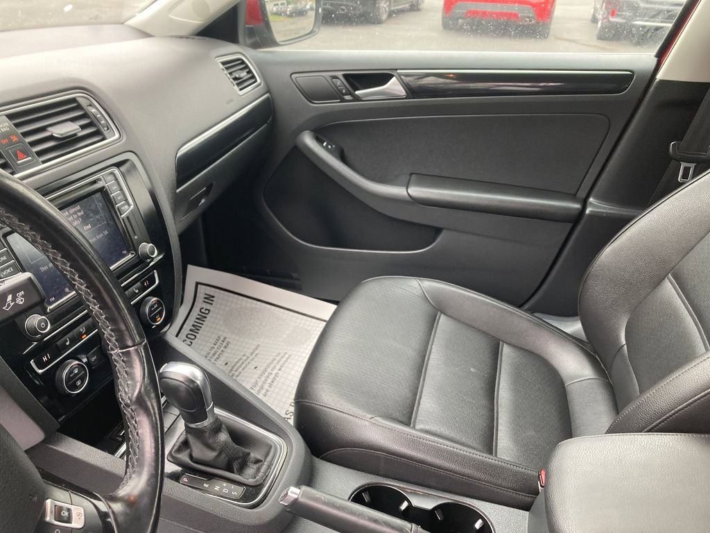 Used 2017 Volkswagen Jetta SEL image 16