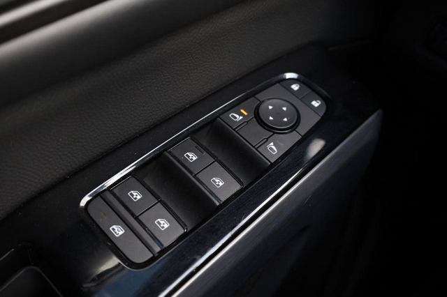 Certified 2025 Nissan Pathfinder SL w/ SL Premium Package FWD image 22