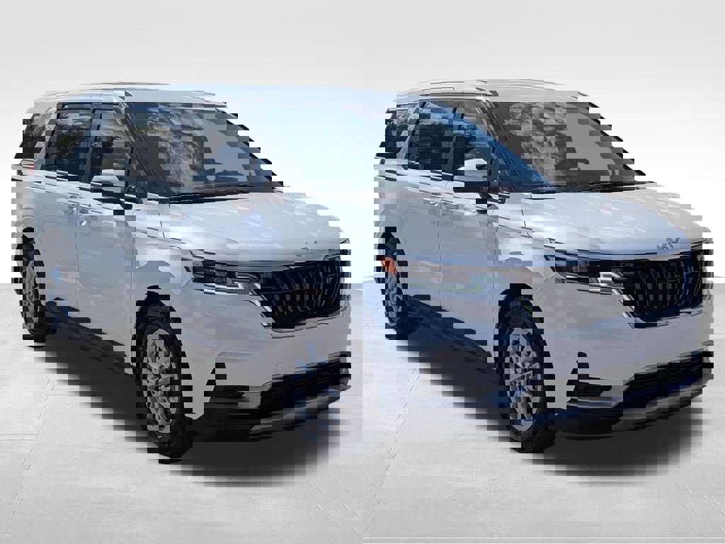 Certified 2024 Kia Carnival LX image 2