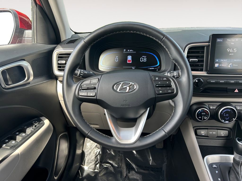 Used 2025 Hyundai Venue SEL FWD image 14