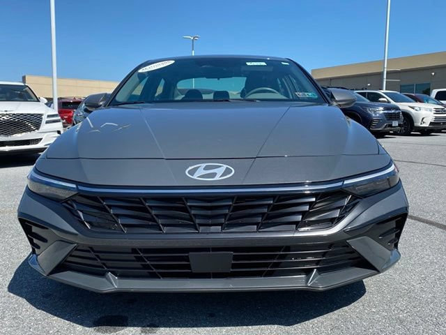 Used 2024 Hyundai Elantra SEL w/ Convenience Package FWD image 2
