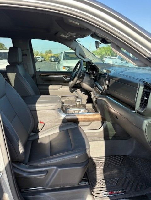 Used 2025 Chevrolet Silverado 1500 LT Trail Boss w/ Convenience Package II AWD/4WD image 24