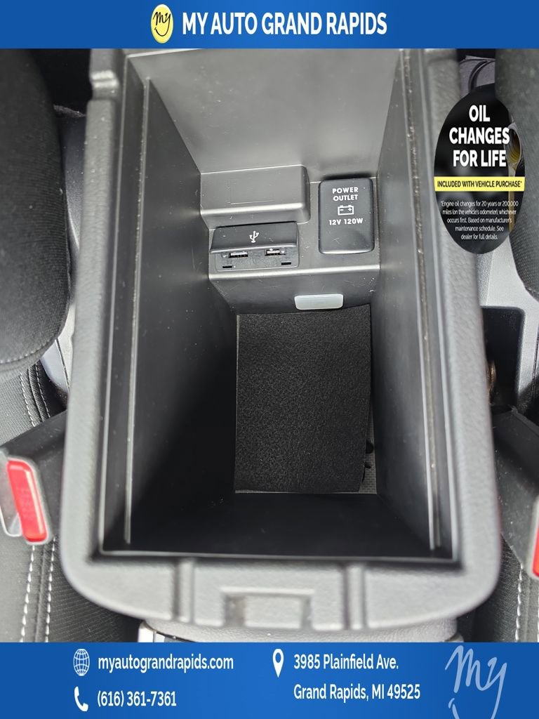 Used 2017 Mitsubishi Outlander SE image 28